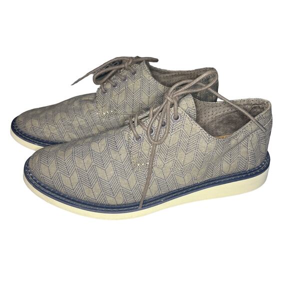 Toms Men's Gray Shoes with Subtle Navy Line Design Size 8.5 - Picture 1 of 9